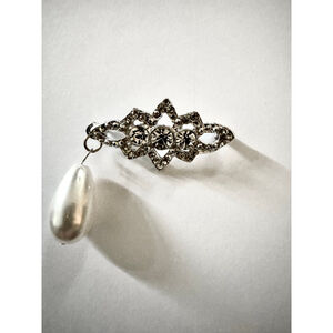 Vintage Style Rhinestone and Faux Pearl Dangle Brooch EUC